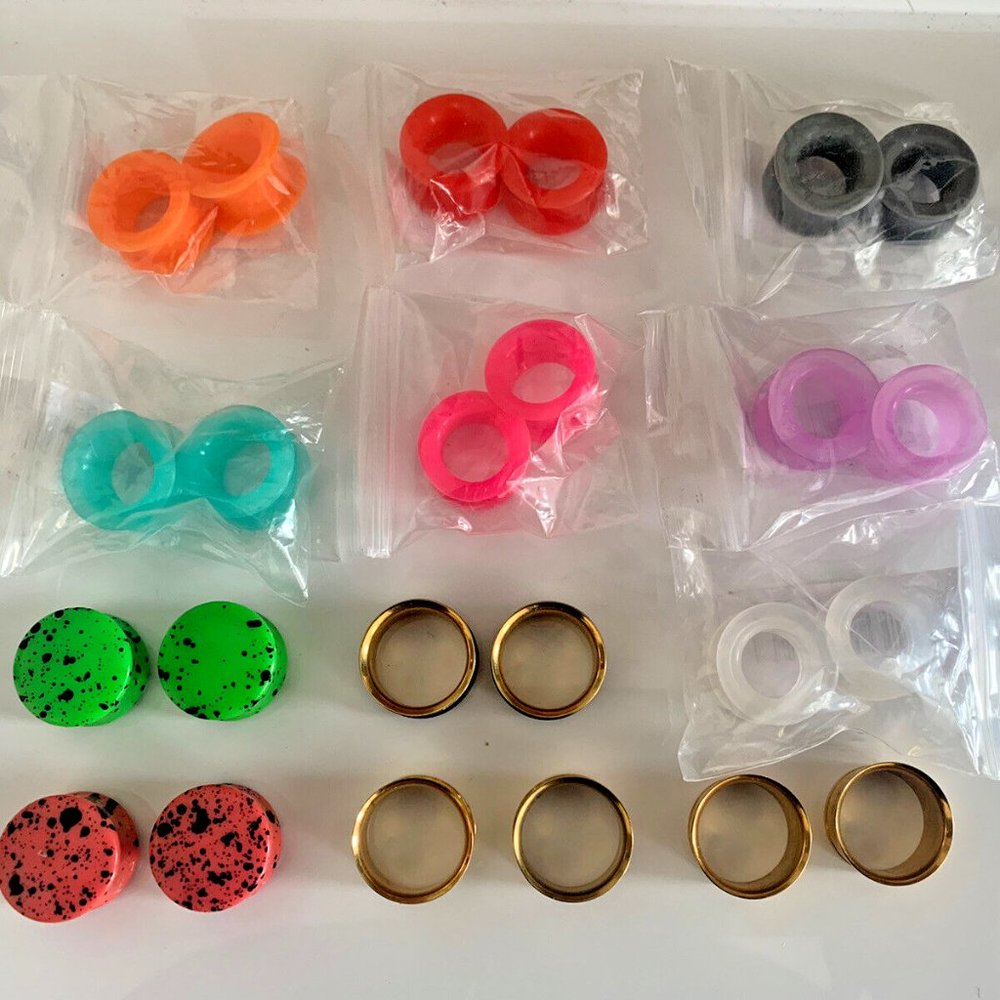 Lot of 12! 3/4”gauge 19mm earrings plugs gauges gold 80’s silicone acrylic